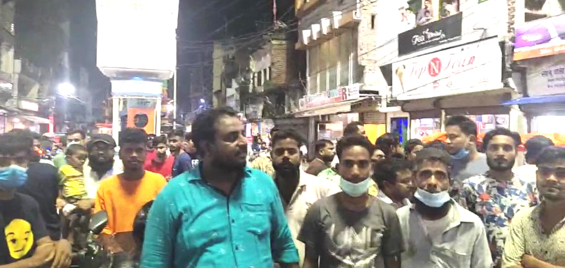 ‘मेयर डा. धवल मुर्दावाद’को नारा लगाउँदै जनताले नेपालगन्जको ऐतिहासिक त्रिभुवन चोकमा ४५ मिनेट चक्काजाम गरे (भिडियो सहित)